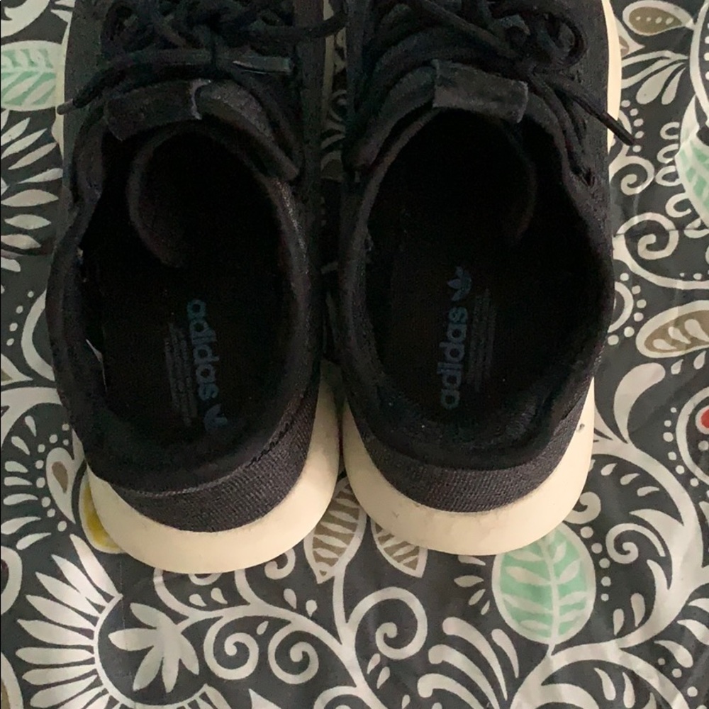 Adidas - Picture 3 of 4